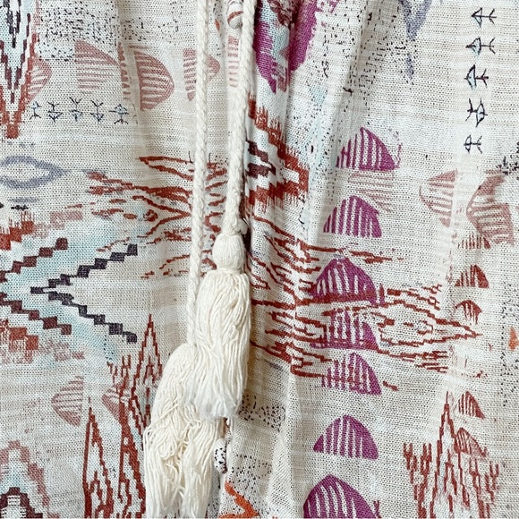 BILLABONG Aztec Printed Boho Button Down Tassel Tie Neckline Blouse BOHO Hippie - Picture 4 of 10